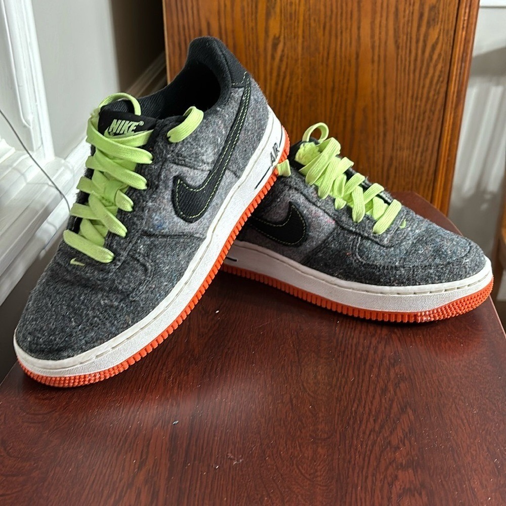 Nike Air Force 1 youth size‎ 4Y Ghost Green Starfish Low Top Sneaker